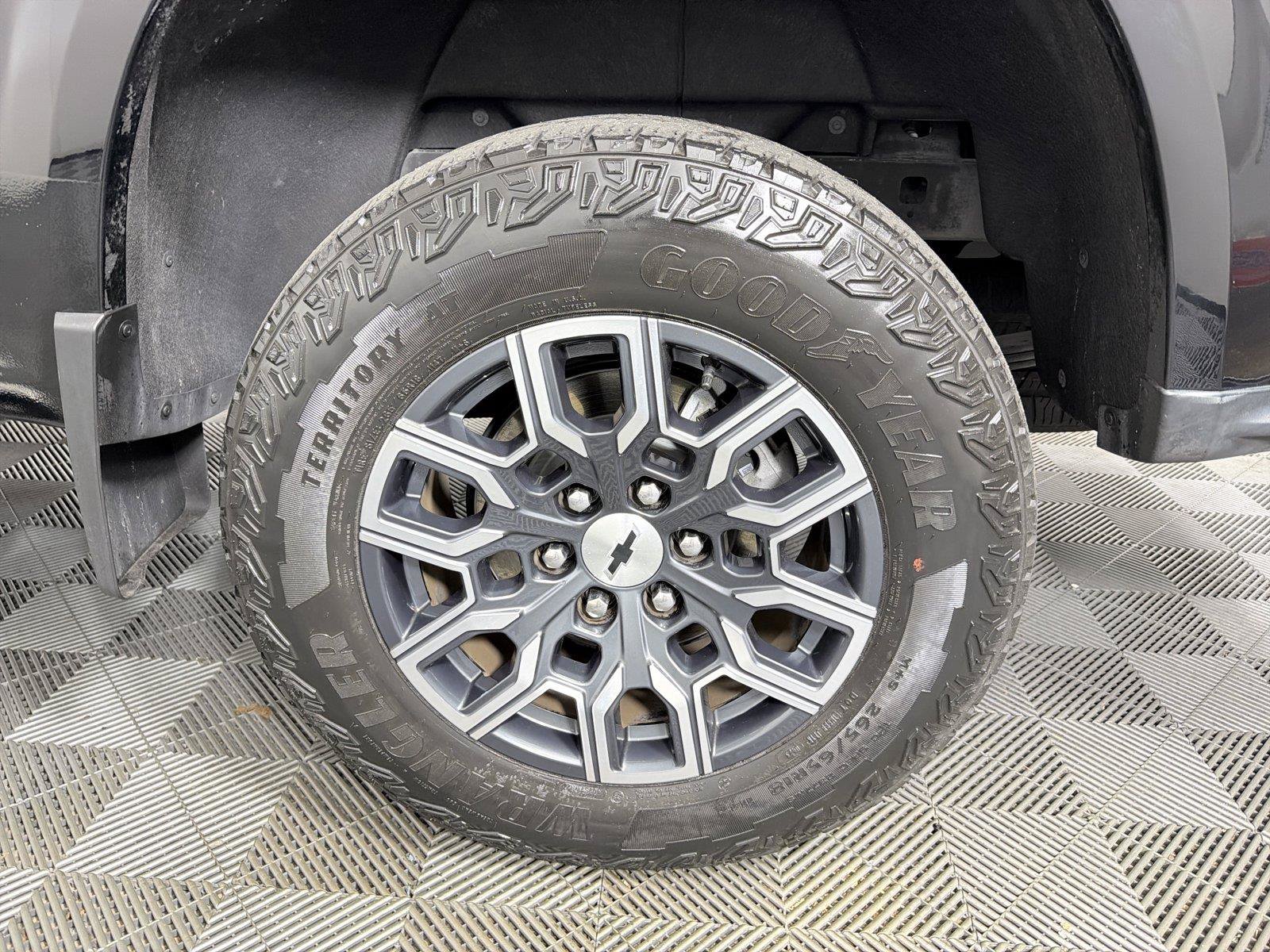 Certified 2023 Chevrolet Colorado Z71 w/ Z71 Convenience Package 2 AWD/4WD image 17