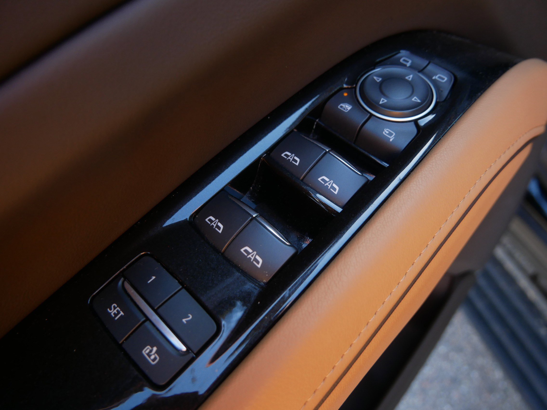 Used 2024 Cadillac Escalade ESV Sport w/ LPO, ONYX Package AWD/4WD image 22