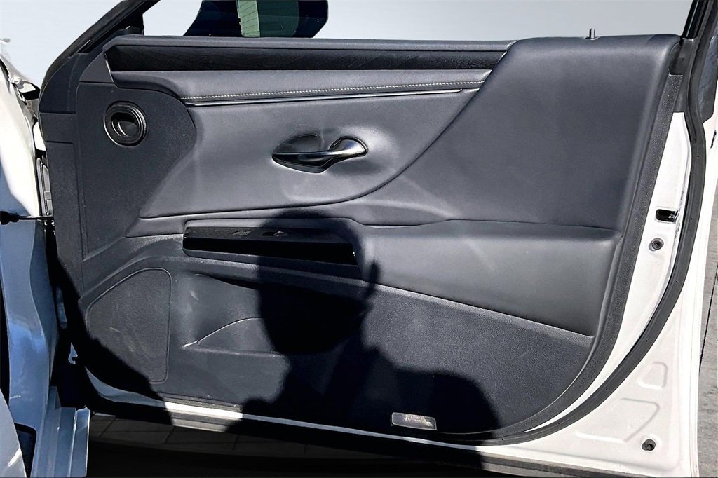 Used 2022 Lexus ES 300h w/ Premium Package image 25