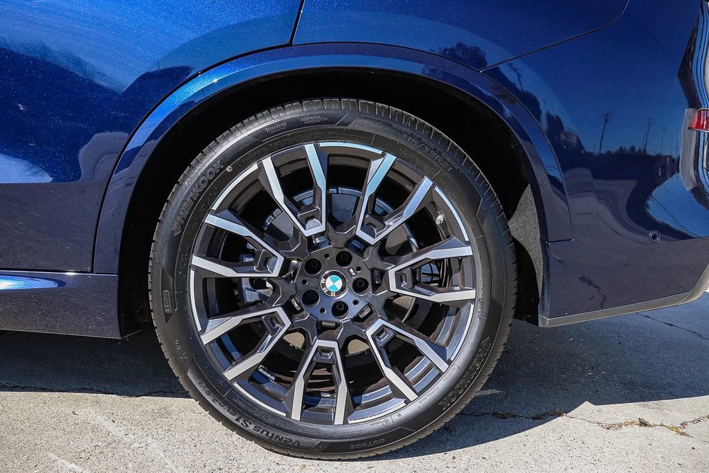 Used 2026 BMW X5 xDrive50e w/ M Sport Package image 11