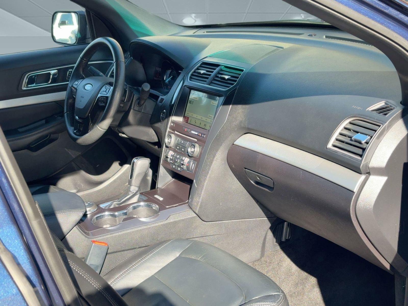 Used 2017 Ford Explorer XLT w/ Equipment Group 202A image 29