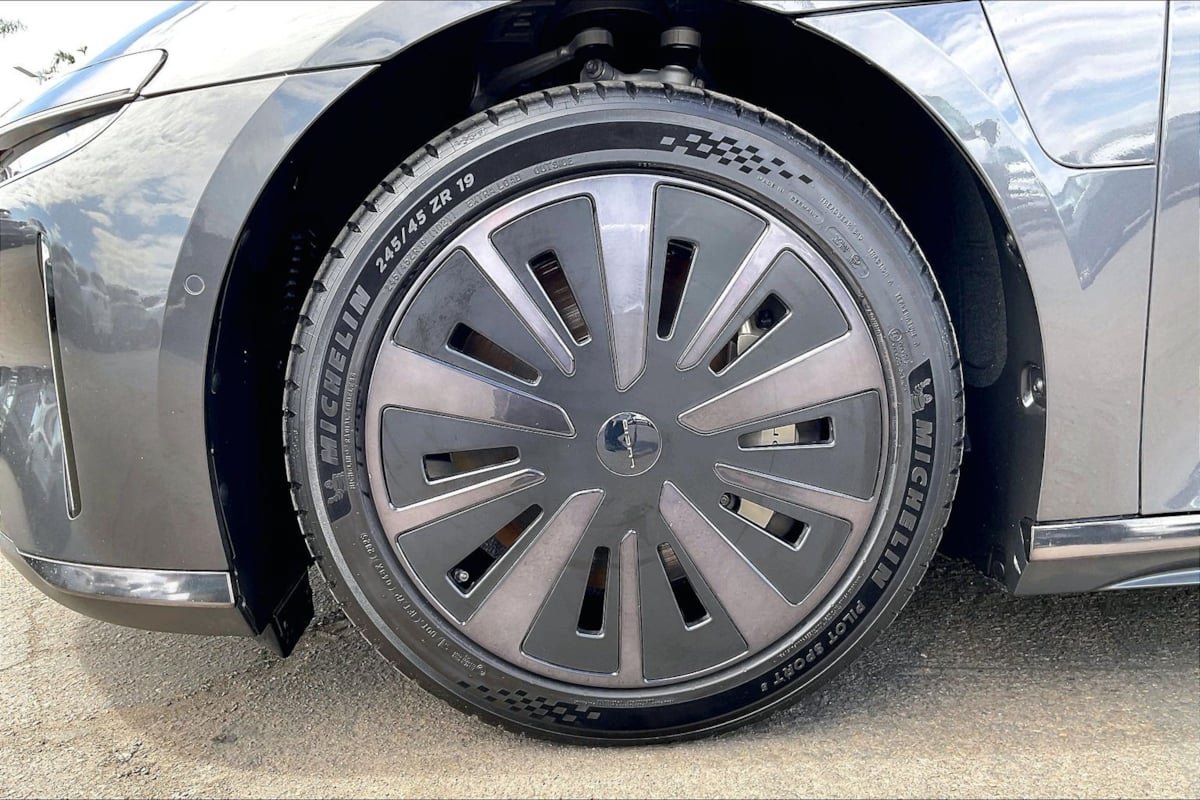 Used 2024 Lucid Air Pure RWD image 9