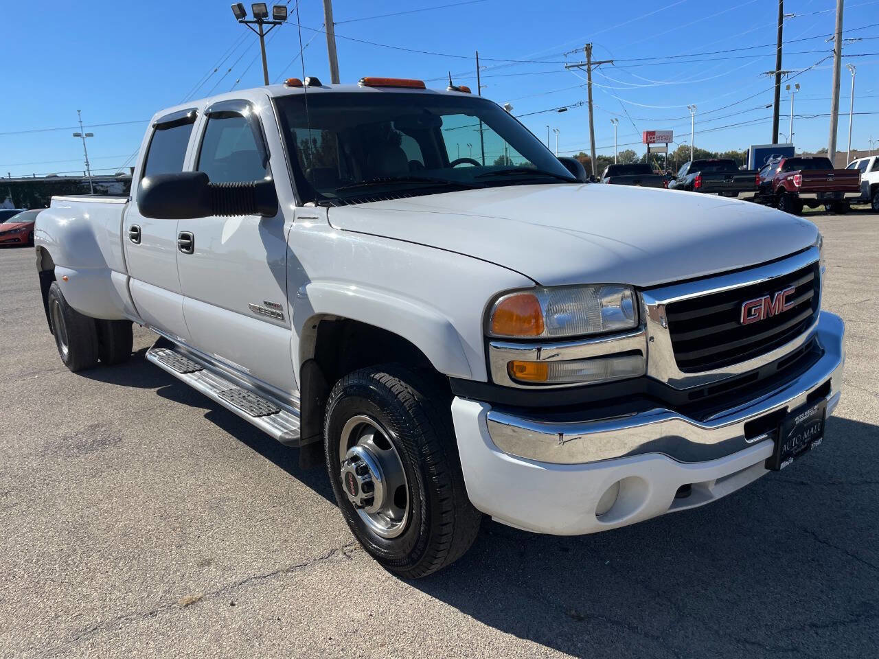 Used 2005 GMC Sierra 3500 SLT w/ Heavy-Duty Power Package image 8