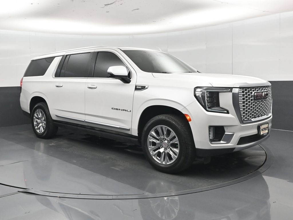 Used 2022 GMC Yukon XL Denali AWD/4WD image 34