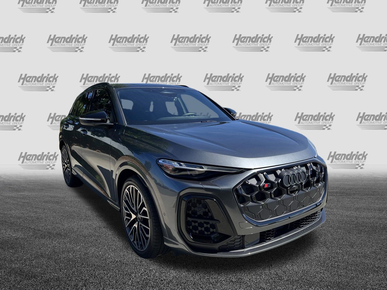Used 2025 Audi SQ5 Premium Plus AWD/4WD image 2