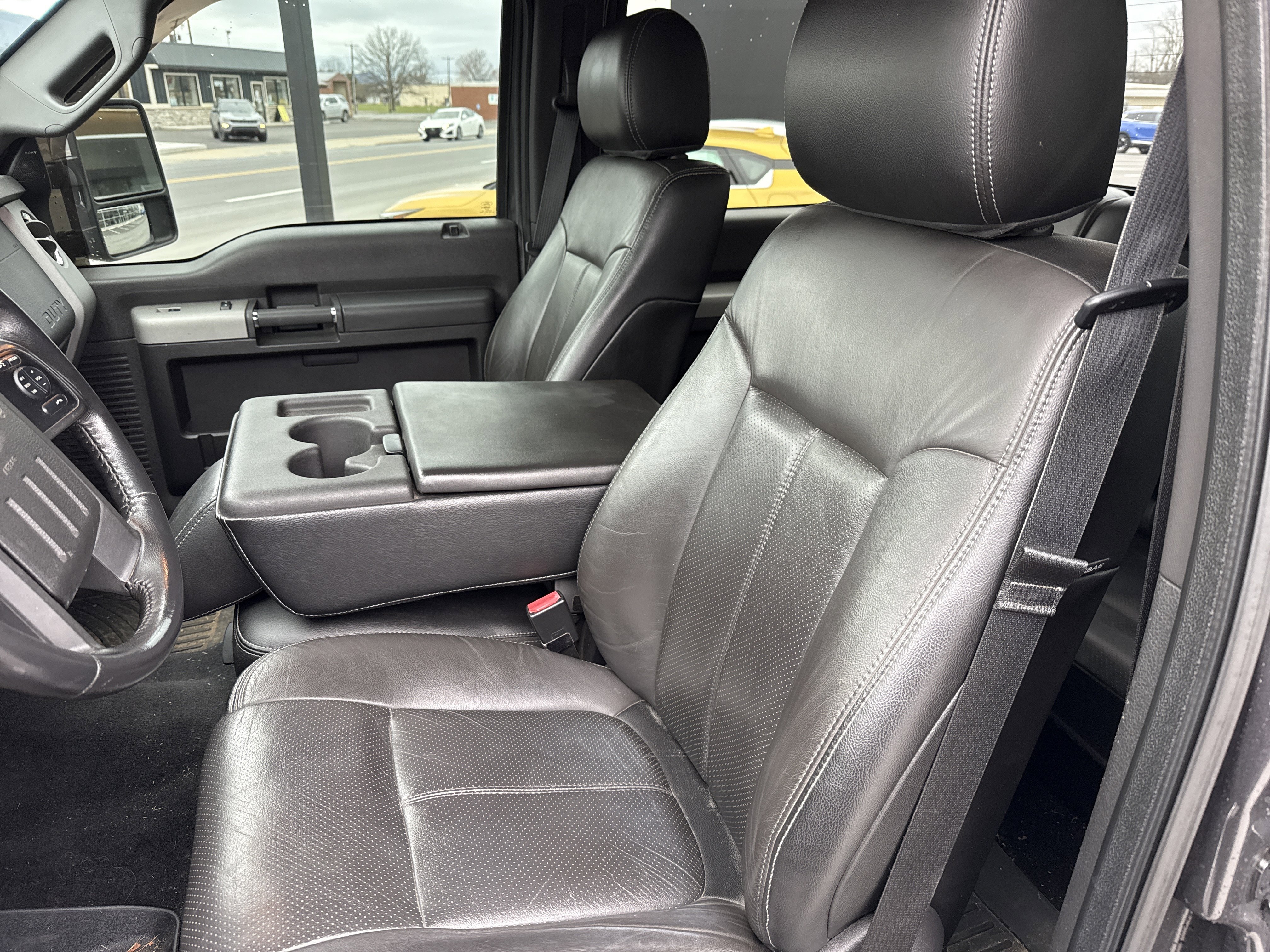 Used 2015 Ford F250 Lariat w/ Chrome Package image 12