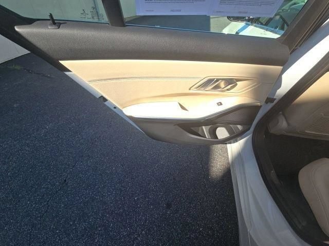 Used 2020 BMW 330i xDrive Sedan w/ Convenience Package AWD/4WD image 21