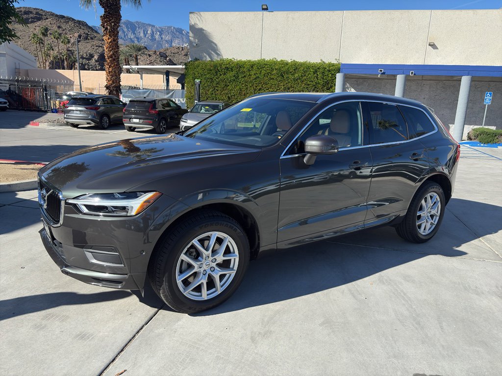Used 2018 Volvo XC60 T5 Momentum w/ Convenience Package image 3