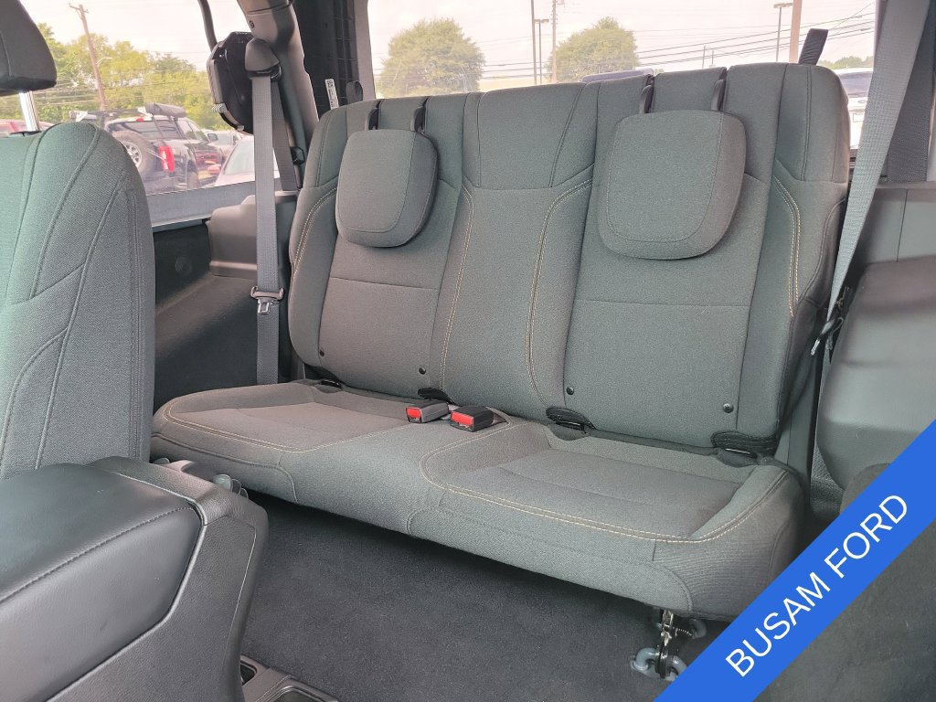 Used 2025 Jeep Wrangler Sport AWD/4WD image 9
