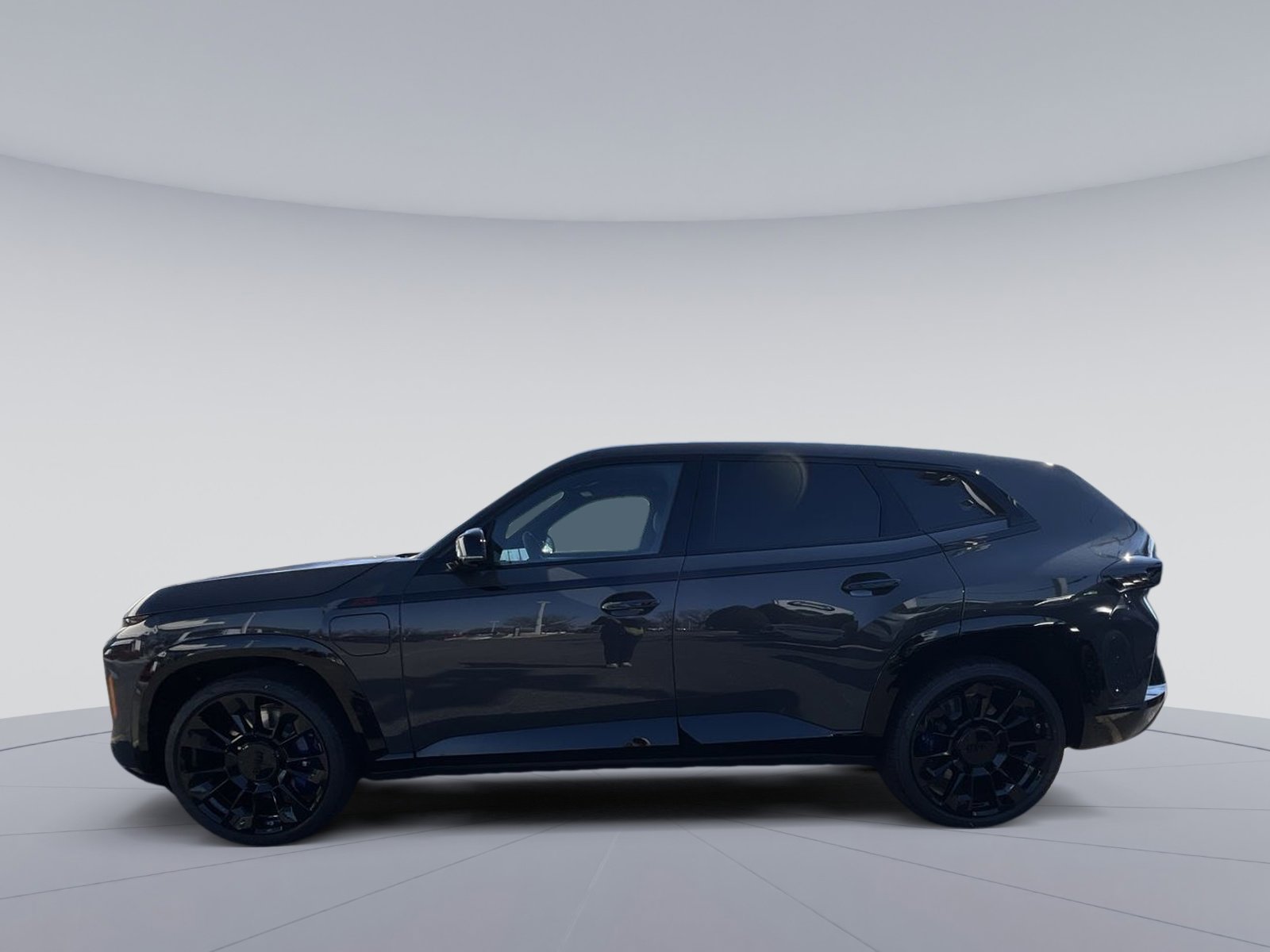 New 2026 BMW XM Label Red image 2