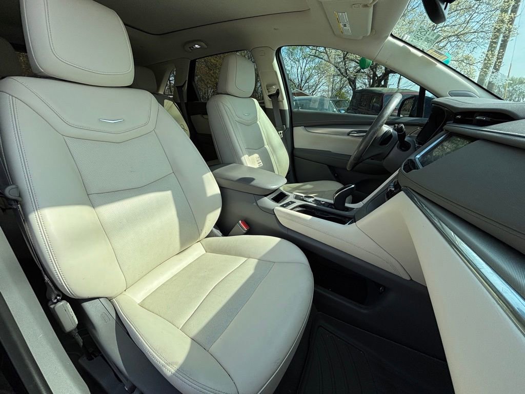 Used 2020 Cadillac XT5 Premium Luxury image 15