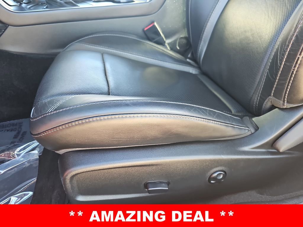 Used 2015 Dodge Challenger R/T Plus image 29