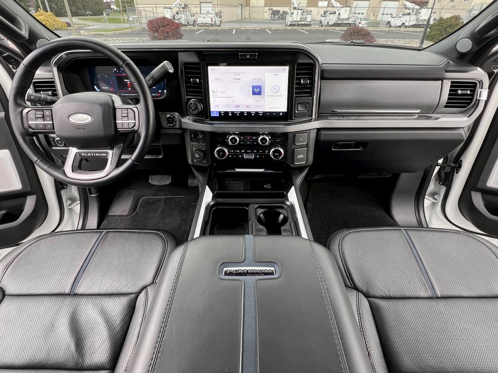 Used 2025 Ford F250 Platinum image 4
