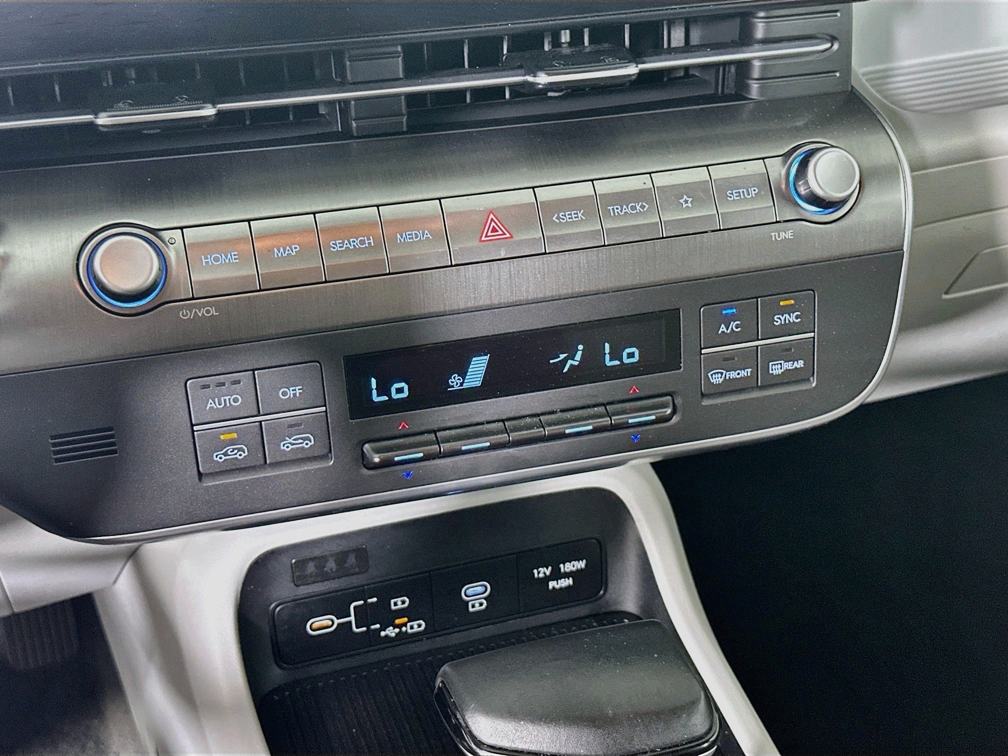 Used 2025 Hyundai Kona SEL FWD image 24