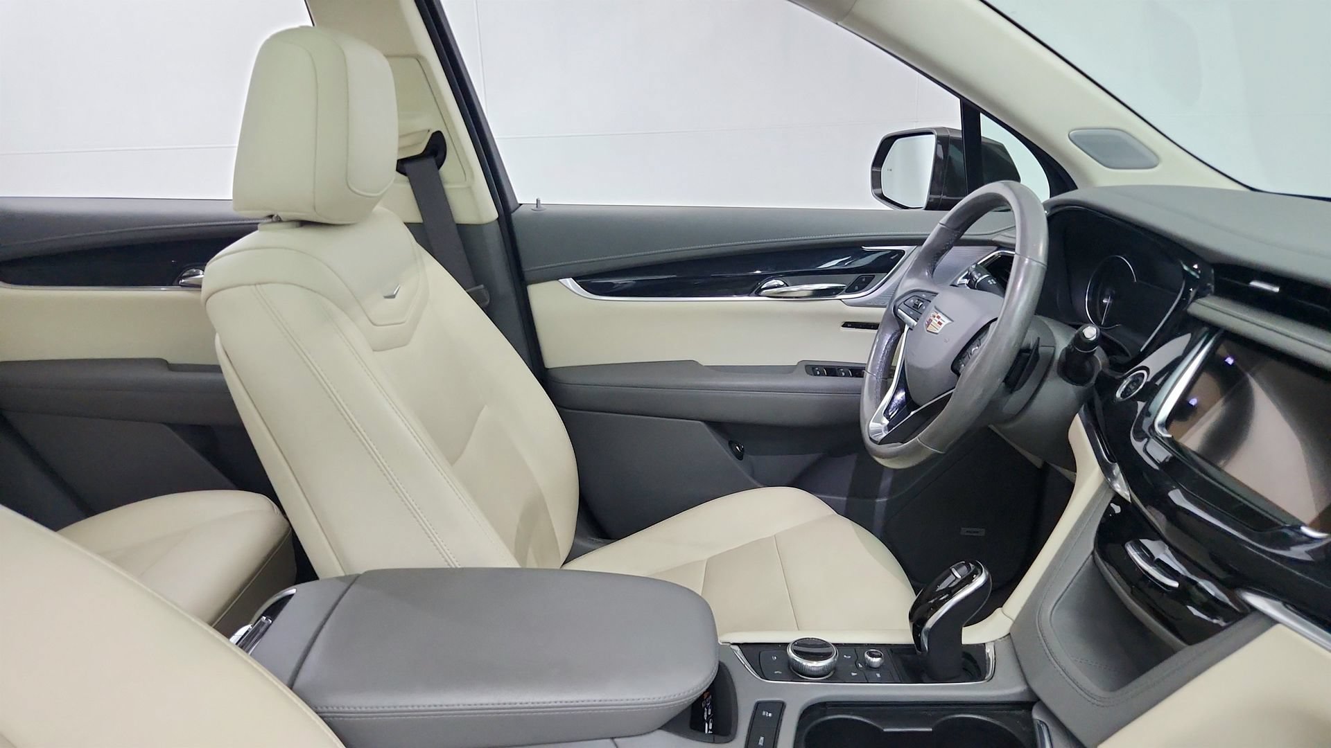 Certified 2020 Cadillac XT6 Premium Luxury FWD image 30