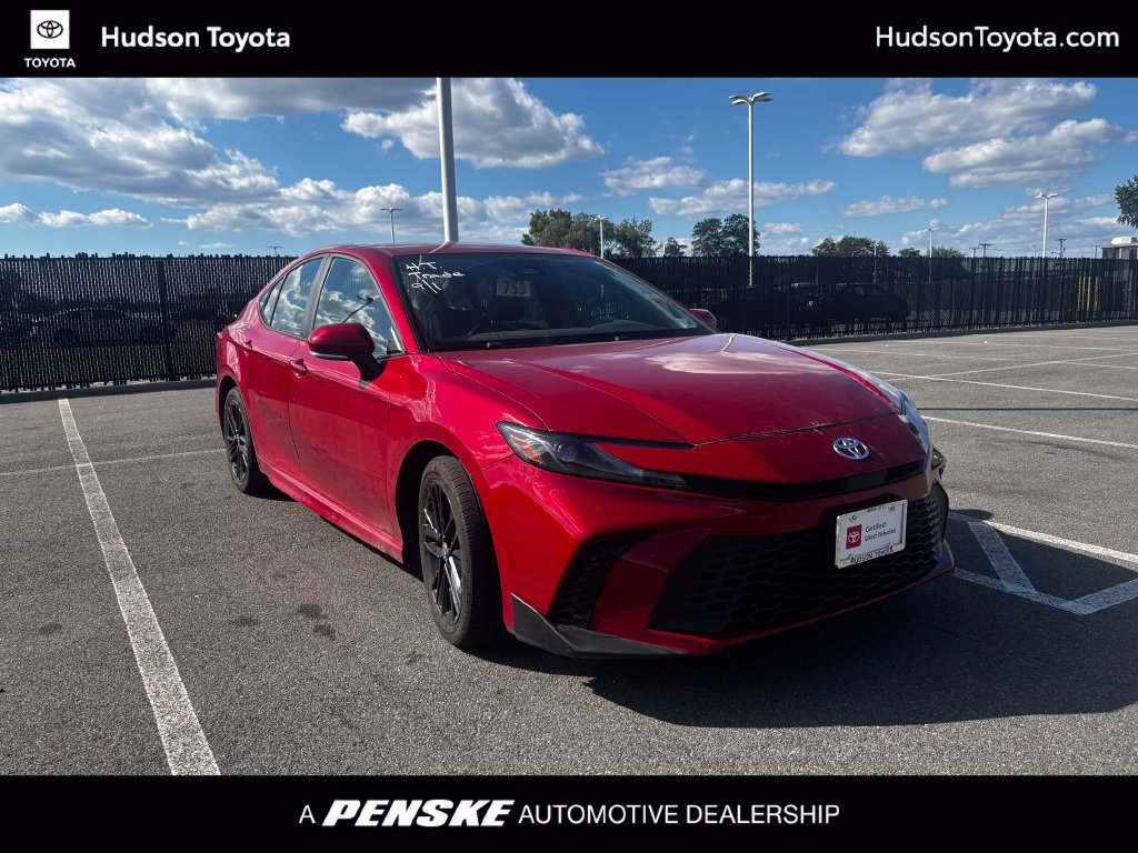 Used 2025 Toyota Camry SE w/ Convenience Package AWD/4WD image 1