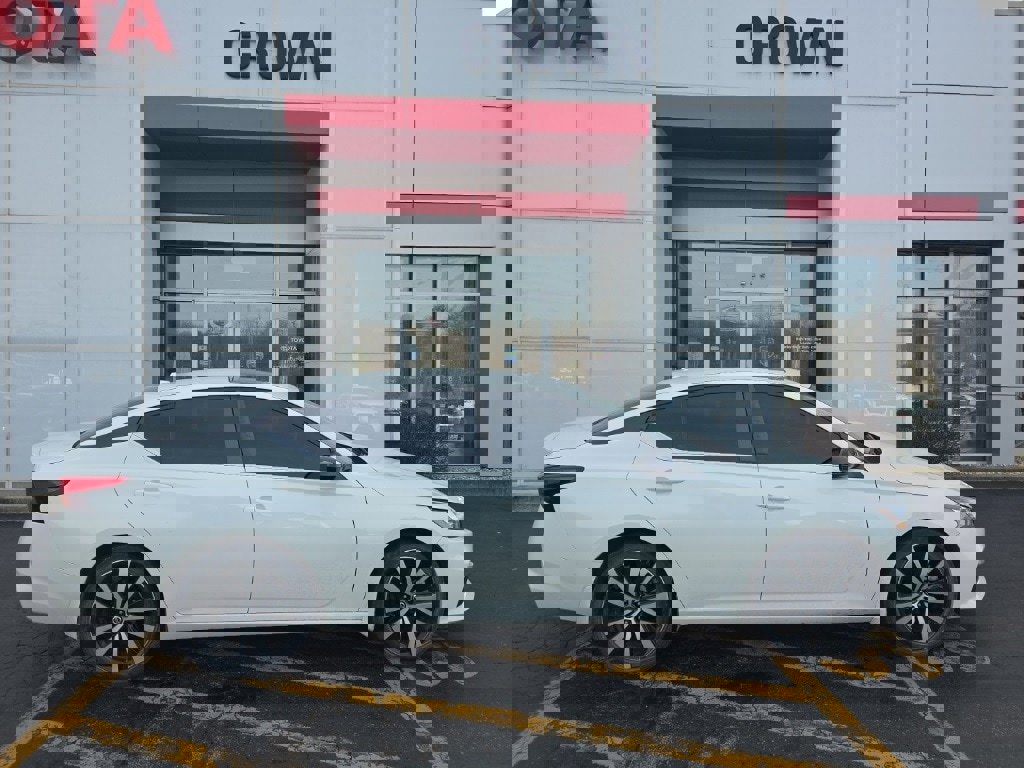 Used 2021 Nissan Altima 2.5 SR w/ SR Premium Package image 2