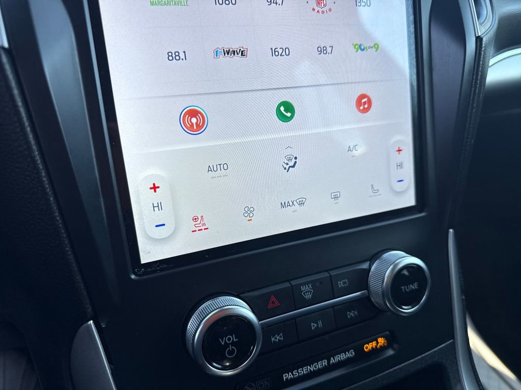 Used 2024 Ford Edge SEL w/ Sport Appearance Package image 35