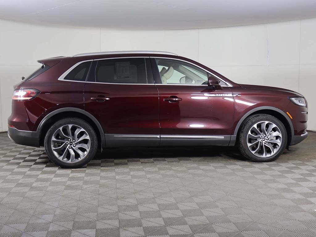 Used 2022 Lincoln Nautilus Reserve w/ Luxury Package image 20