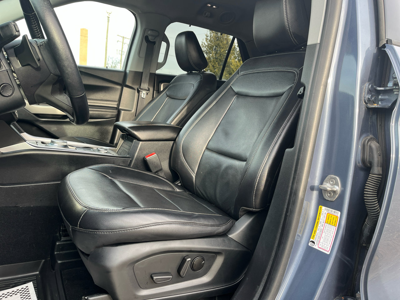 Used 2021 Ford Explorer Limited w/ Equipment Group 301A image 15