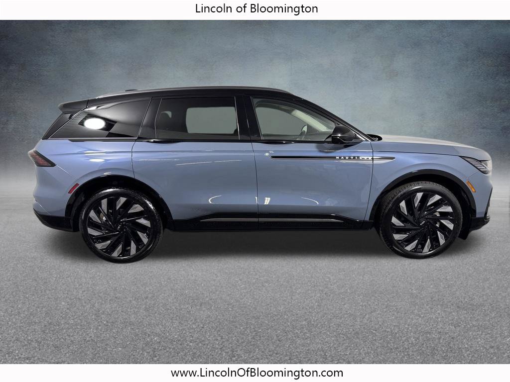 New 2026 Lincoln Nautilus Reserve w/ Jet Appearance Package AWD/4WD image 8