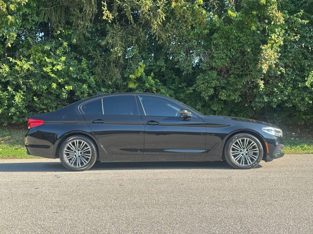 Used 2019 BMW 530i xDrive w/ Dynamic Handling Package image 6