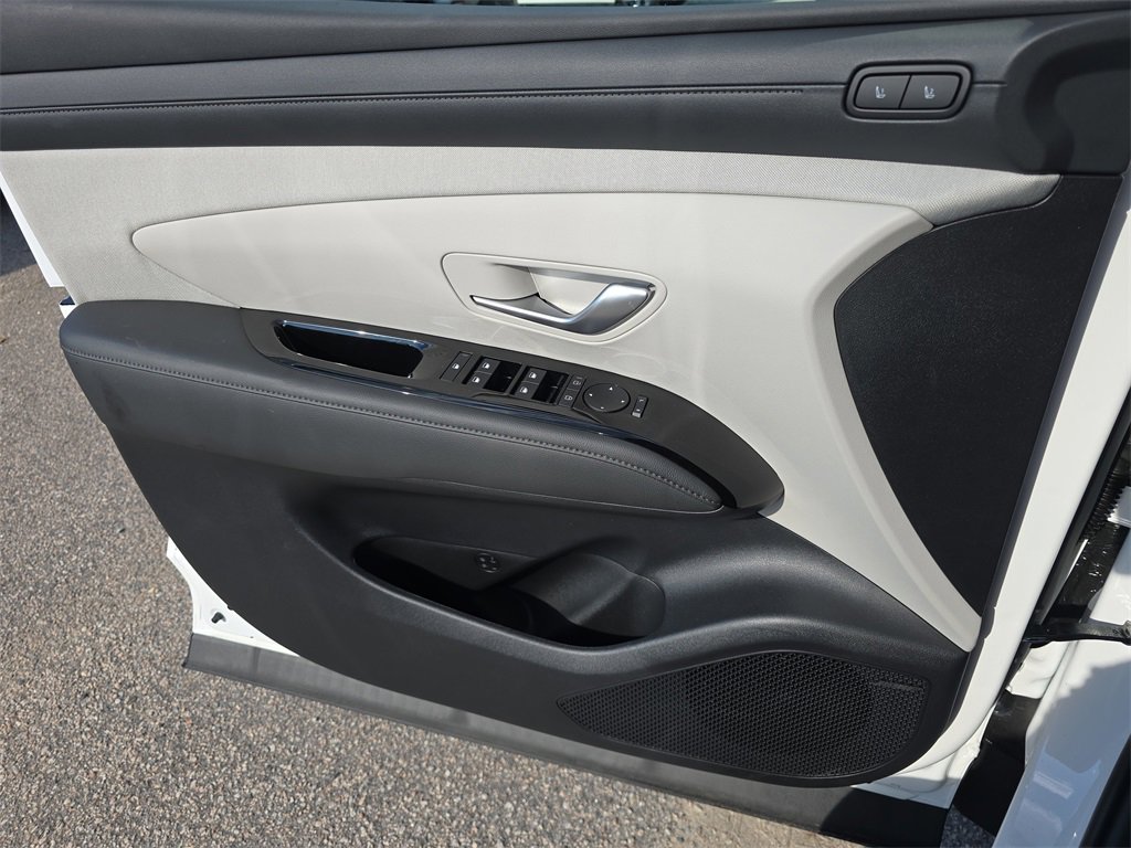 New 2025 Hyundai Tucson Limited image 29
