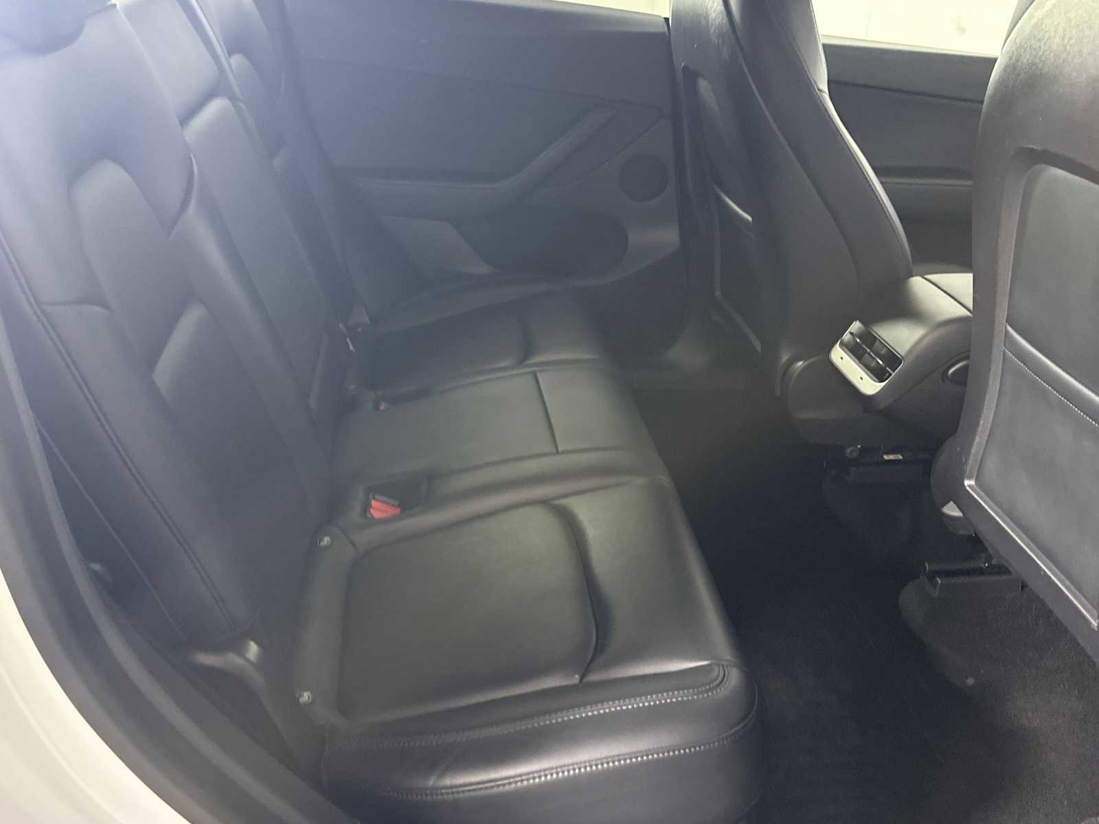 Used 2021 Tesla Model Y Long Range AWD/4WD image 18