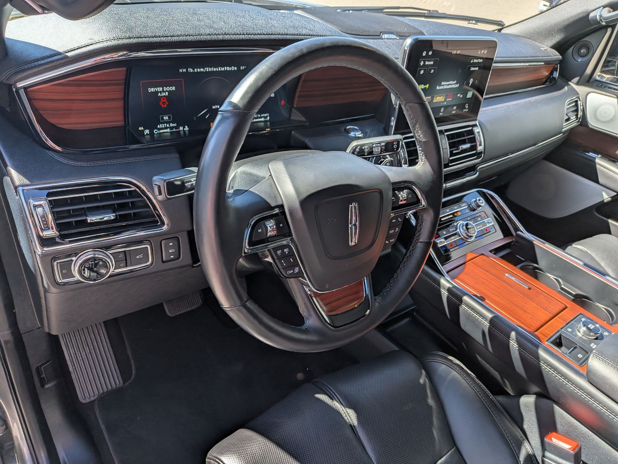 Used 2021 Lincoln Navigator Reserve w/ Luxury Package AWD/4WD image 14