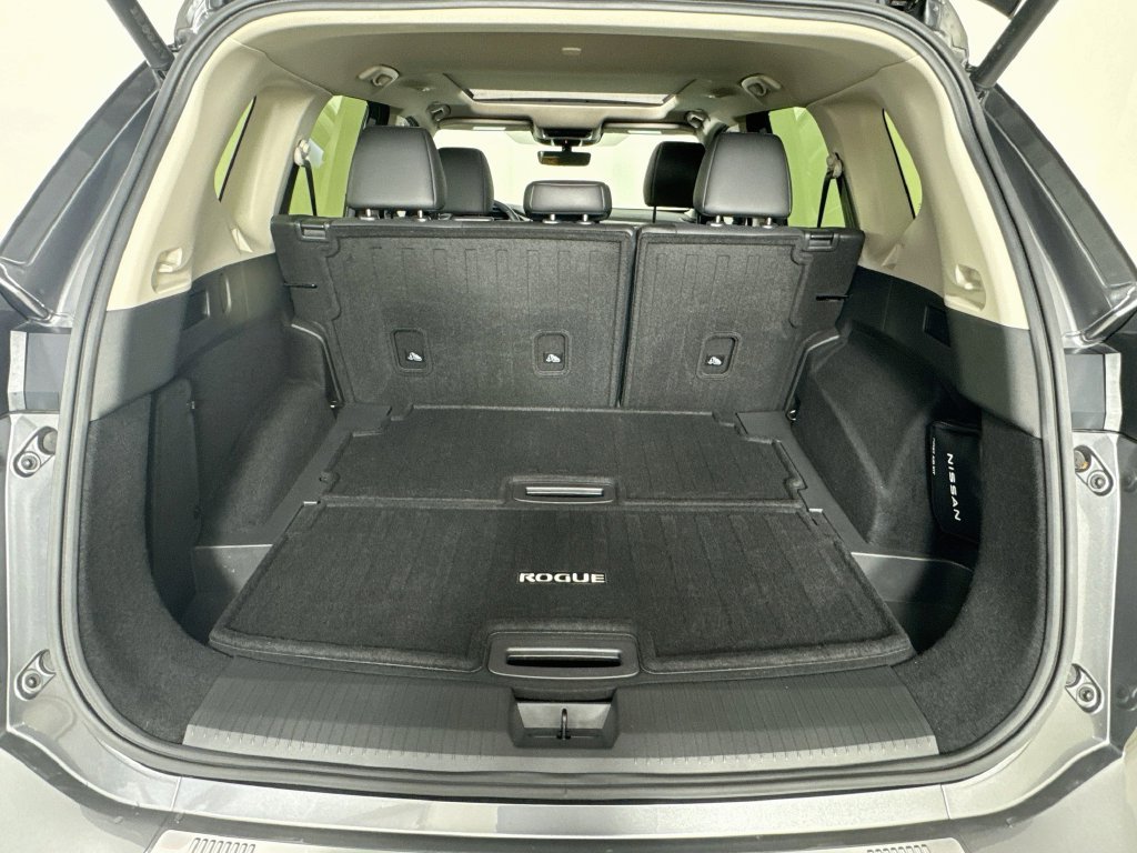 Used 2024 Nissan Rogue Platinum w/ Platinum Premium Package FWD image 32