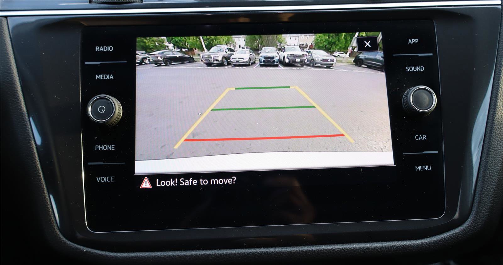 Certified 2023 Volkswagen Tiguan SE FWD image 21