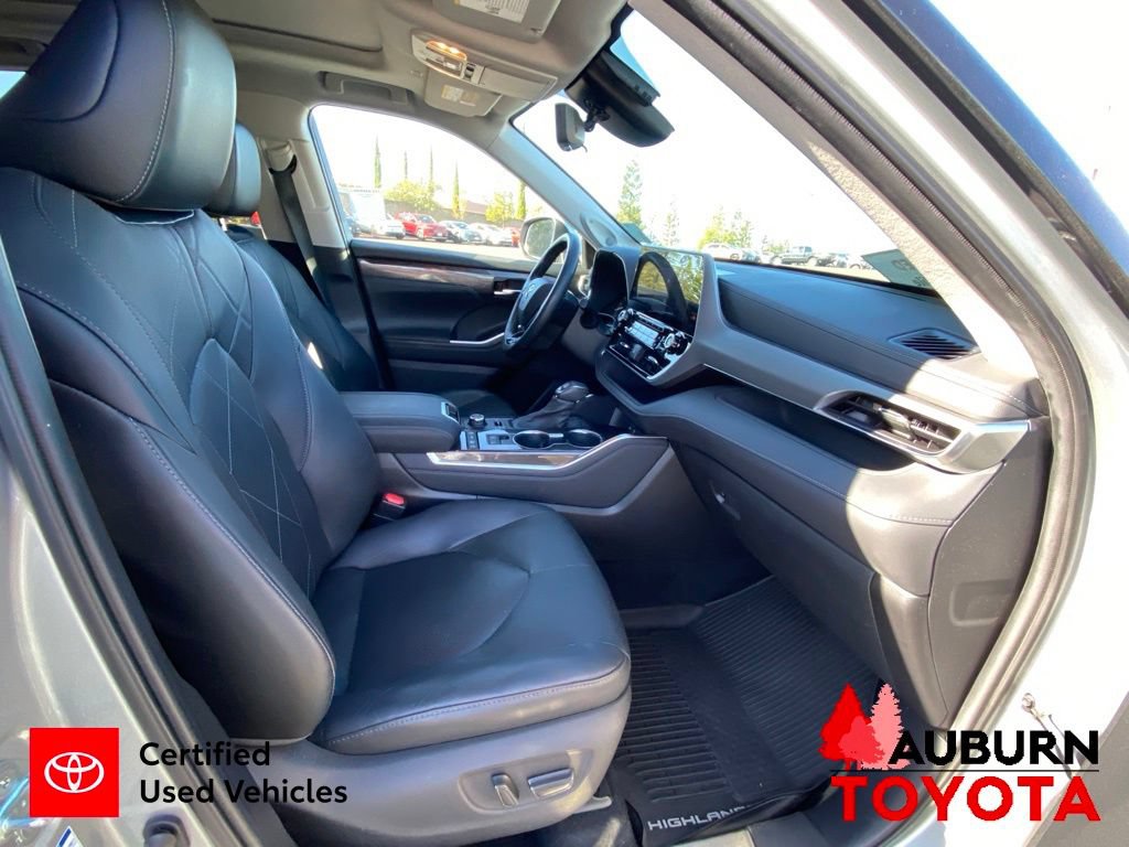 Certified 2020 Toyota Highlander Platinum AWD/4WD image 18