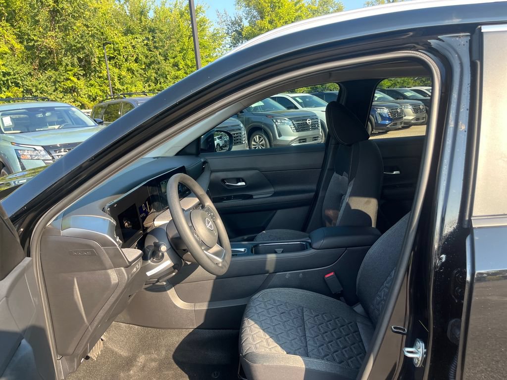 New 2027 Nissan Kicks SV w/ SV Premium Package FWD image 11