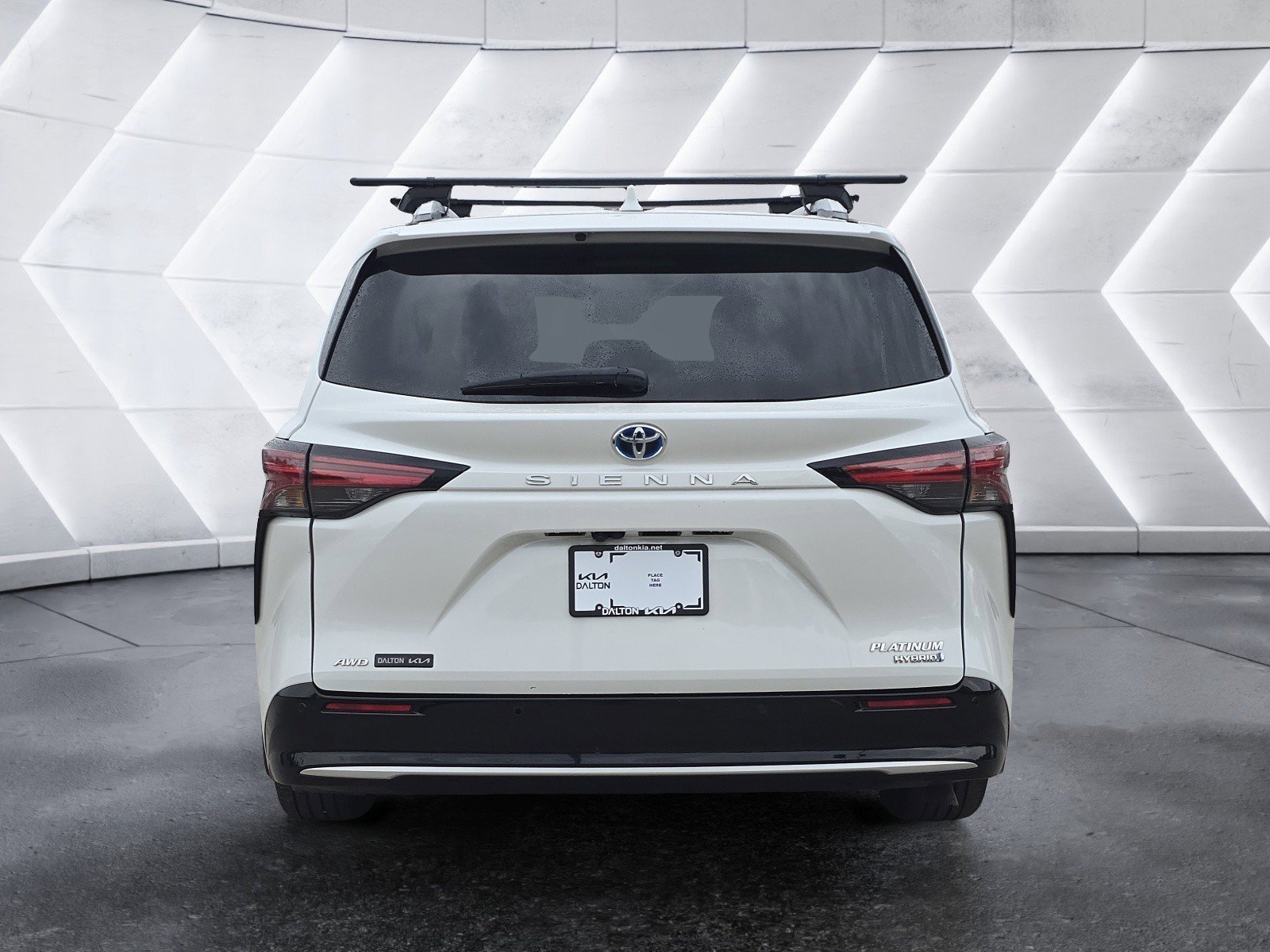 Used 2023 Toyota Sienna Platinum image 4