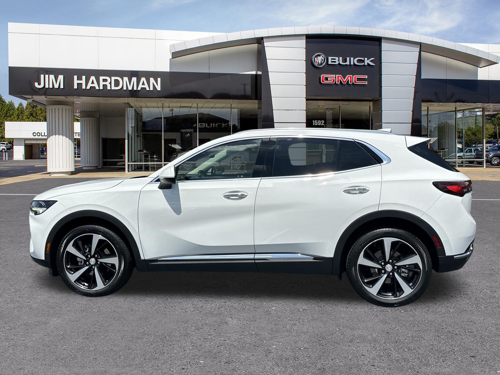 Used 2021 Buick Envision Essence w/ Technology Package I FWD image 4