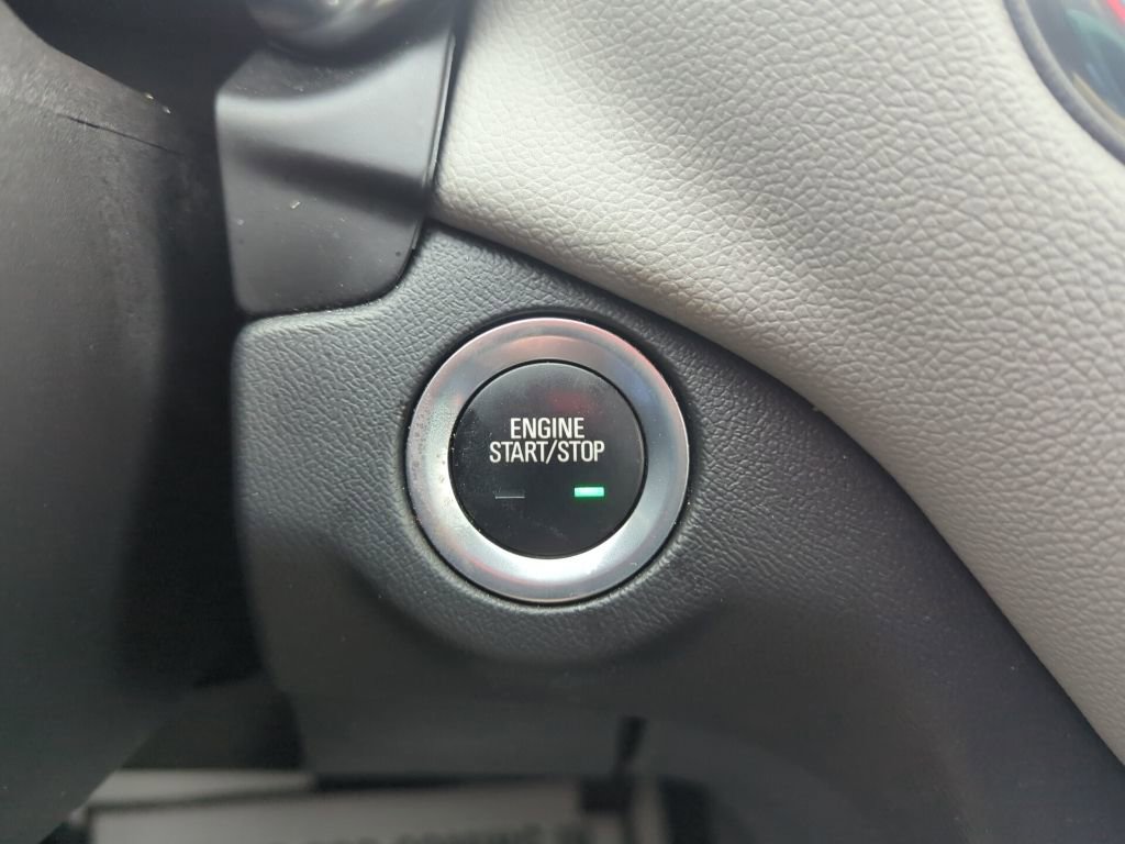 Used 2023 Chevrolet Equinox LS image 39