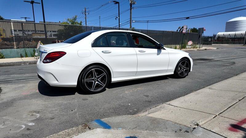 Used 2017 Mercedes-Benz C 300 4MATIC Sedan image 4