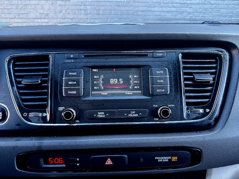 Used 2016 Kia Sedona LX w/ LX Essentials Premium Package image 18