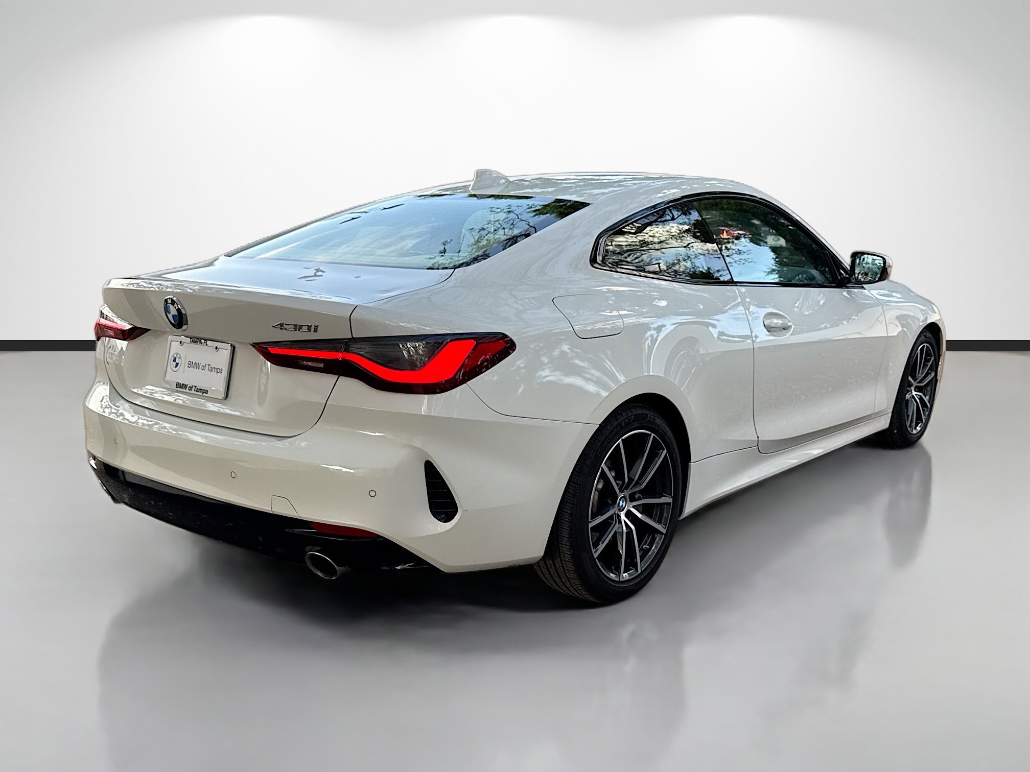 Used 2021 BMW 430i Coupe w/ Premium Package image 3