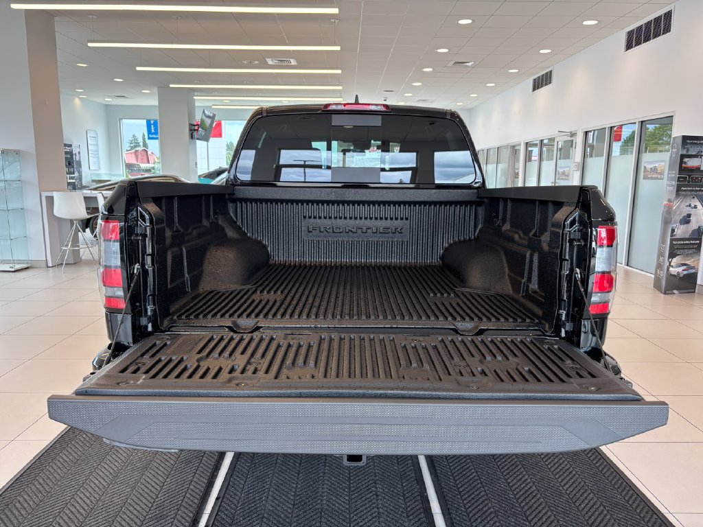 New 2026 Nissan Frontier PRO-4X w/ Tow Package AWD/4WD image 9