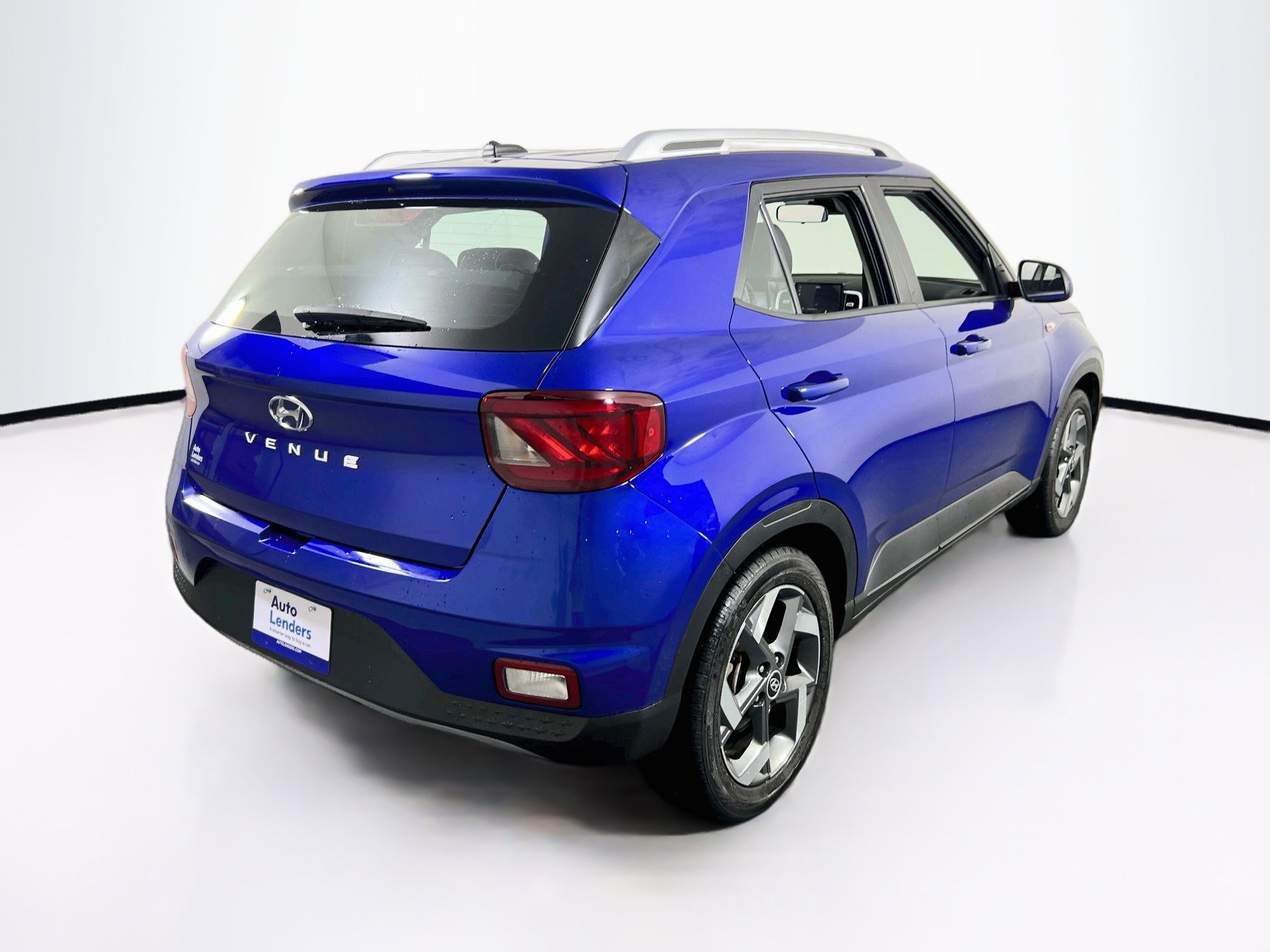 Used 2023 Hyundai Venue Limited w/ Cargo Package FWD image 5