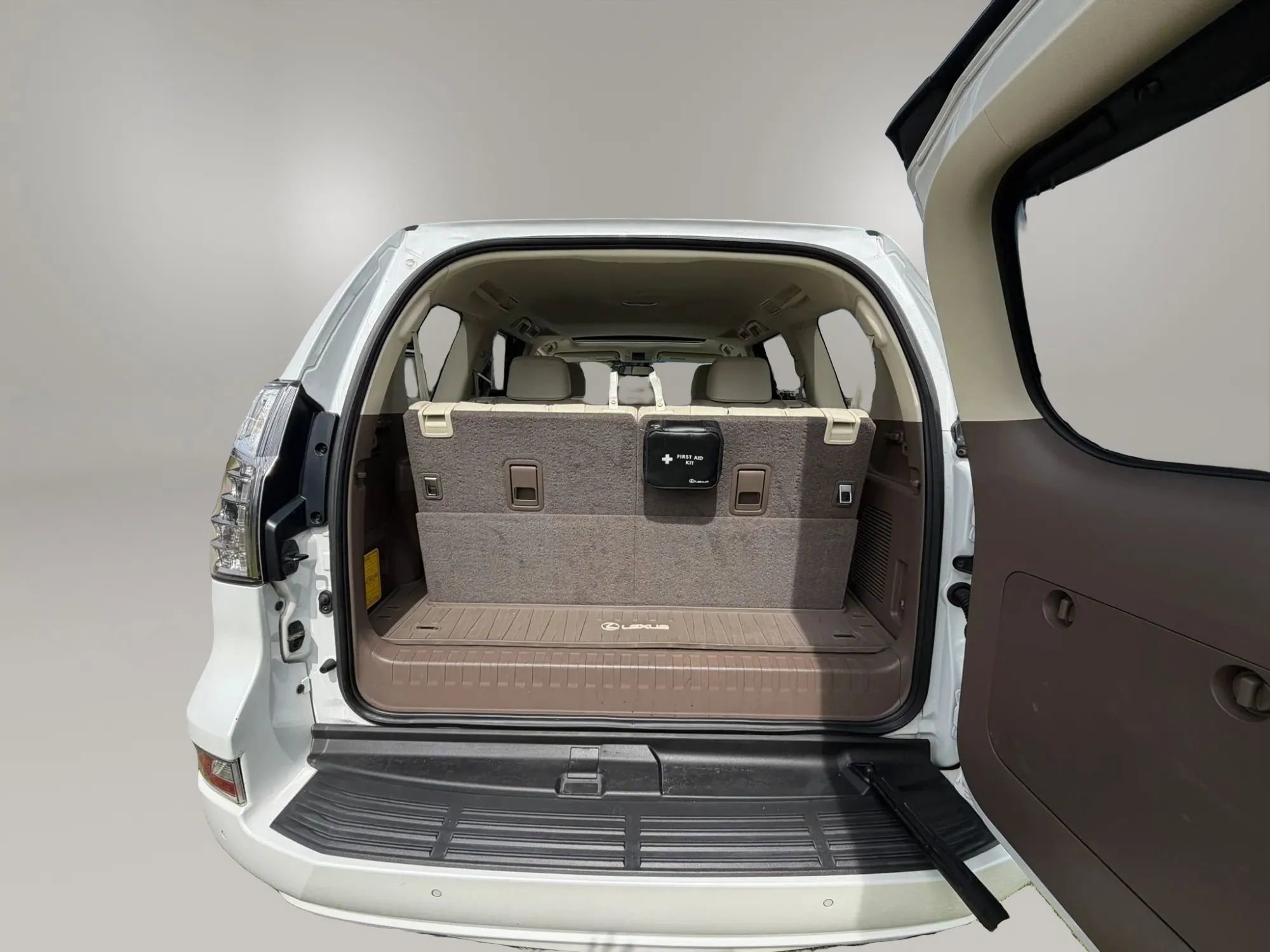 Used 2016 Lexus GX 460 w/ Premium Package AWD/4WD image 19