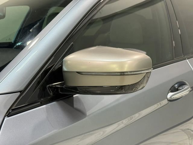 Used 2018 BMW M550i xDrive AWD/4WD image 11