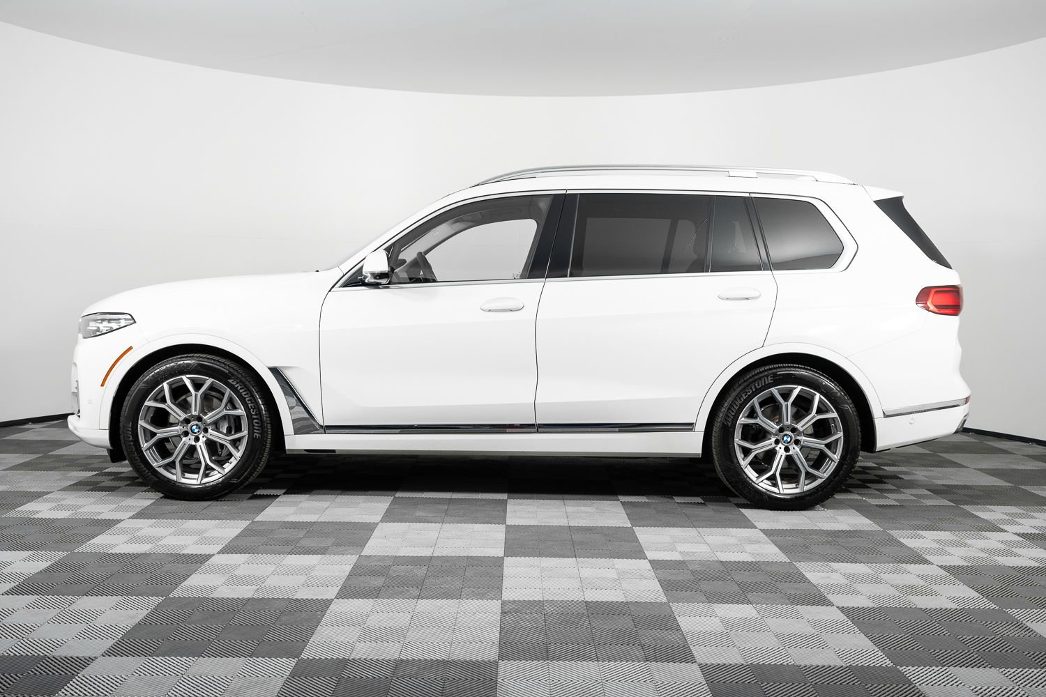 Used 2022 BMW X7 xDrive40i w/ Premium Package image 3