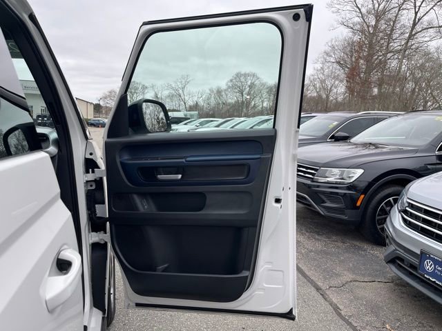 Certified 2025 Volkswagen ID. Buzz Pro S image 27