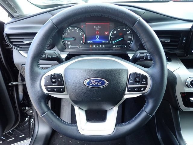 Used 2023 Ford Explorer XLT AWD/4WD image 24