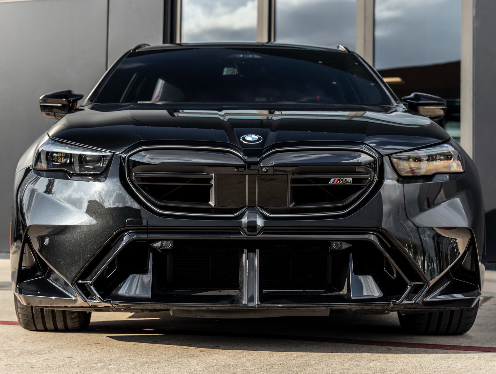 Used 2025 BMW M5 Touring image 4