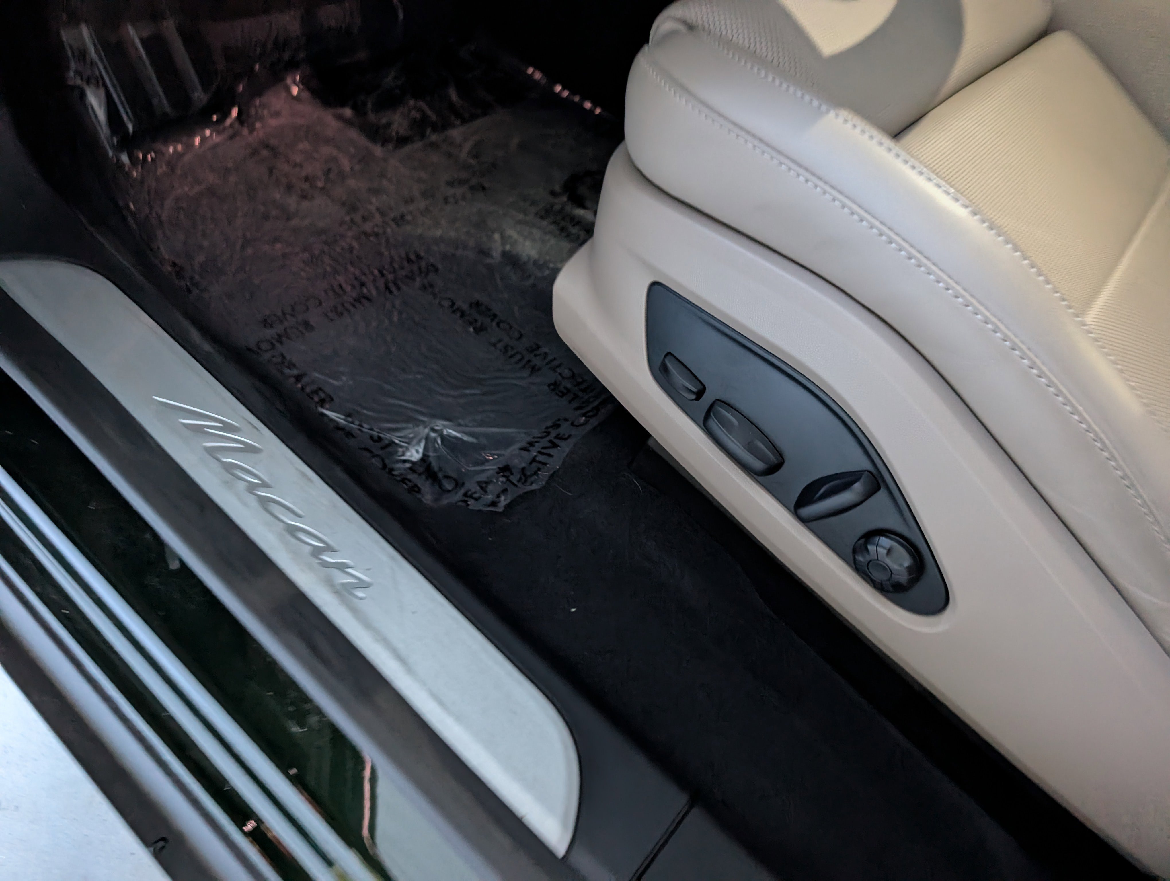 Used 2025 Porsche Macan Electric image 30