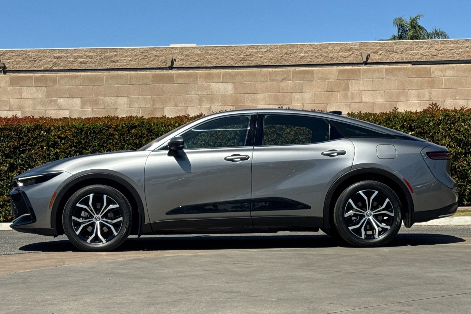 Used 2025 Toyota Crown XLE w/ Carpet Mat Package (TMS) image 7