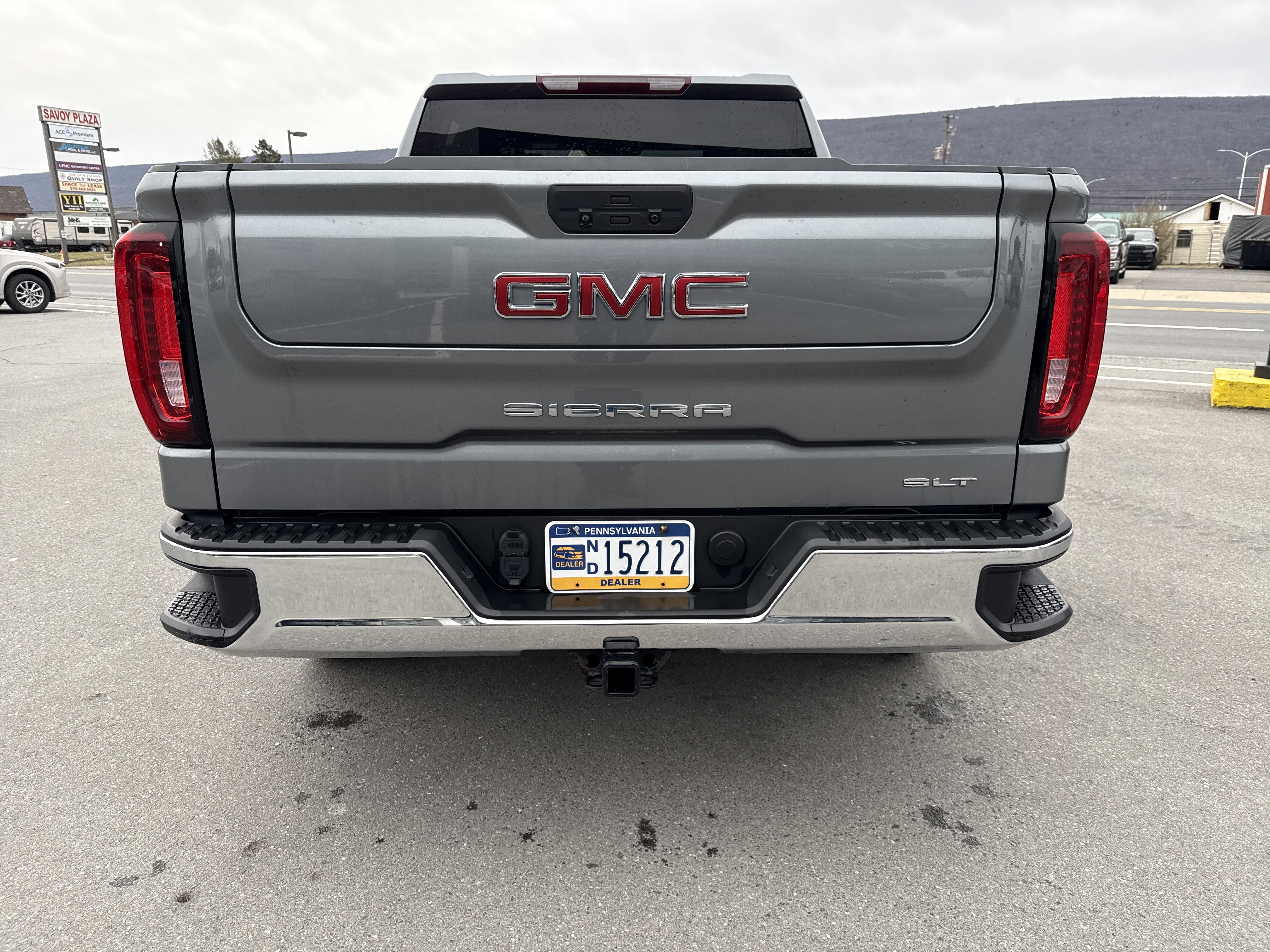 Used 2021 GMC Sierra 1500 SLT image 4